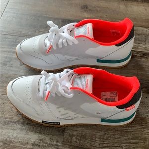 Men’s Reebok leather sneakers